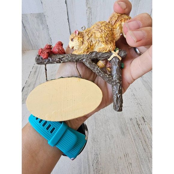 Squirrel cardinal cabin ornament Xmas tree decor - Picture 4 of 5